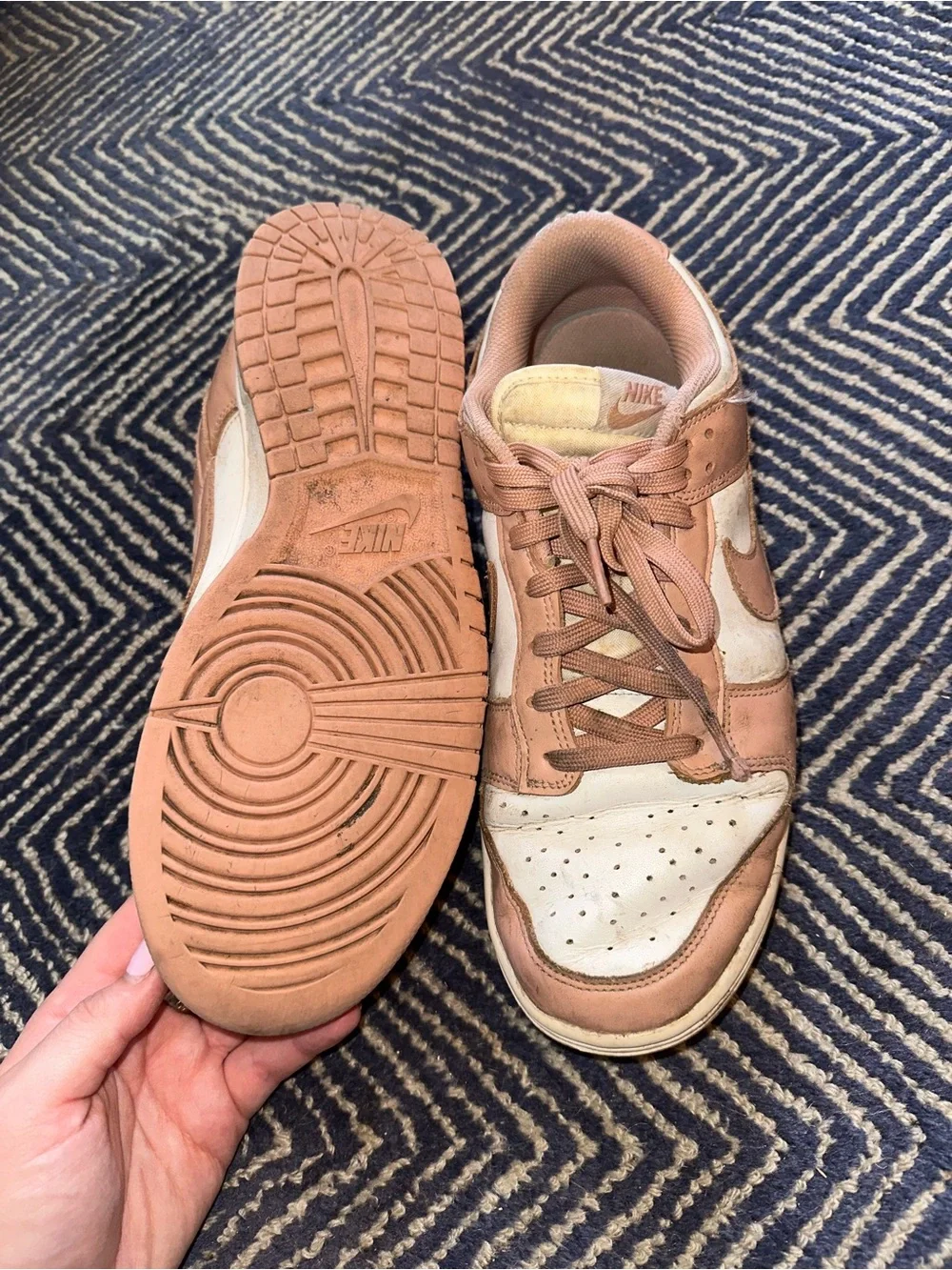 Nike Tan & White Low-Top Sneakers